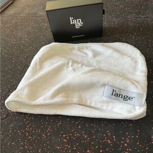 L’ANGE MICROFIBER HAIR WRAP IN WHITE NIB
